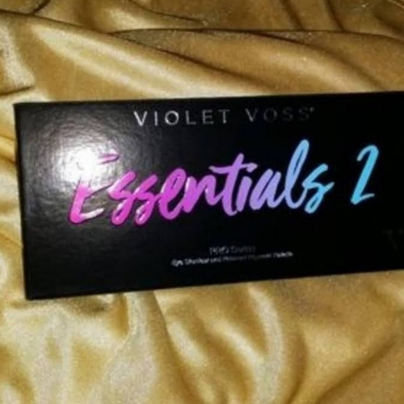 Violet Voss Essentials 2 Eyeshadow Palette - Picture 2 of 4